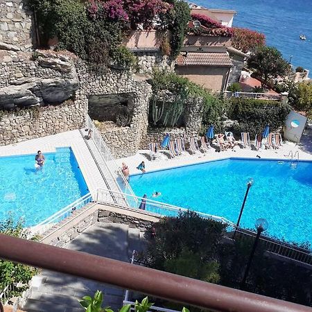 Conca Verde Appartamento Sul Mare Marina dʼMarina dʼAndora Kültér fotó