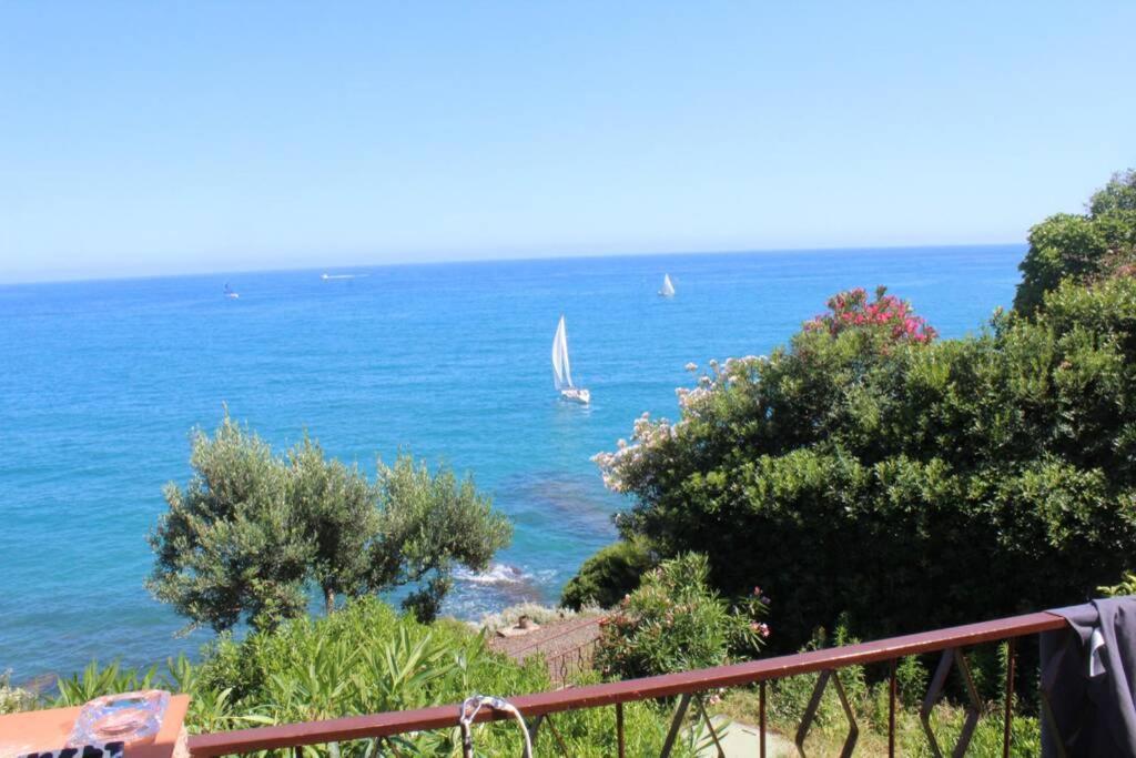 Conca Verde Appartamento Sul Mare Marina dʼMarina dʼAndora Kültér fotó