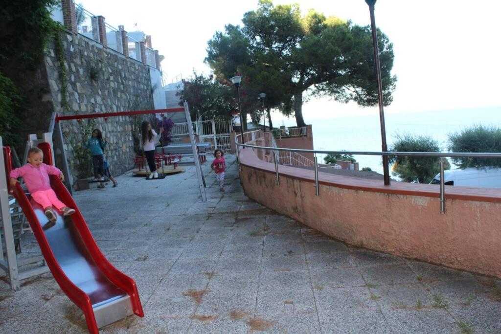 Conca Verde Appartamento Sul Mare Marina dʼMarina dʼAndora Kültér fotó