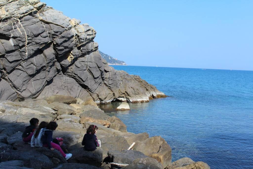 Conca Verde Appartamento Sul Mare Marina dʼMarina dʼAndora Kültér fotó